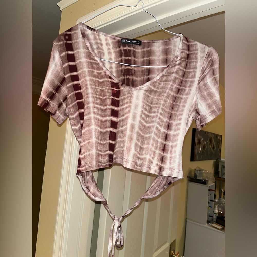 *BRAND NEW/ NEVER WORN* Women’s SHEIN Brown & White Crop Top w| tie- Medium
